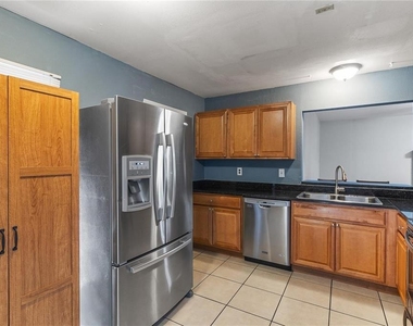 2522 Conway Boulevard - Photo Thumbnail 6