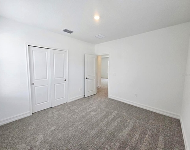 11757 71st Avenue E - Photo Thumbnail 25