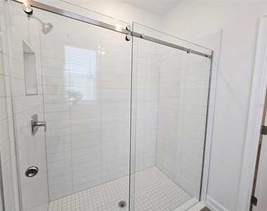 11757 71st Avenue E - Photo Thumbnail 21