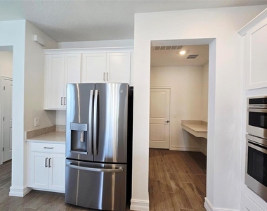 11757 71st Avenue E - Photo Thumbnail 13