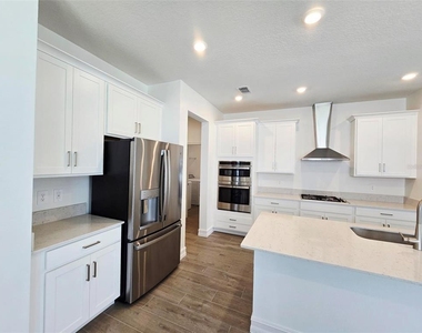 11757 71st Avenue E - Photo Thumbnail 10