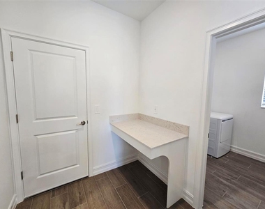 11757 71st Avenue E - Photo Thumbnail 16
