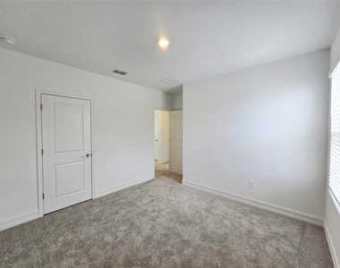 11757 71st Avenue E - Photo Thumbnail 26