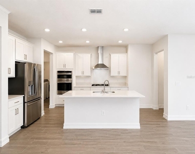 11757 71st Avenue E - Photo Thumbnail 5