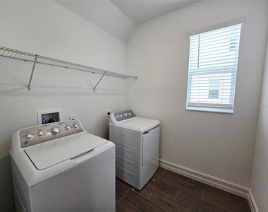 11757 71st Avenue E - Photo Thumbnail 33