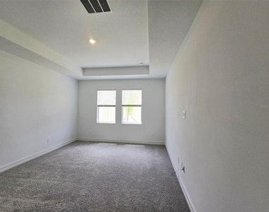 11757 71st Avenue E - Photo Thumbnail 17