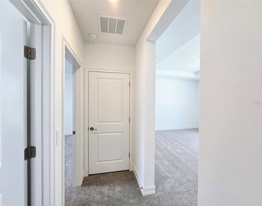 11757 71st Avenue E - Photo Thumbnail 24