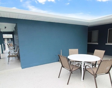 3001 Bee Ridge Road - Photo Thumbnail 10