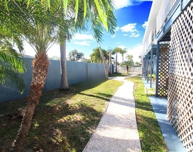 3001 Bee Ridge Road - Photo Thumbnail 16