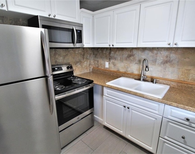 3001 Bee Ridge Road - Photo Thumbnail 1