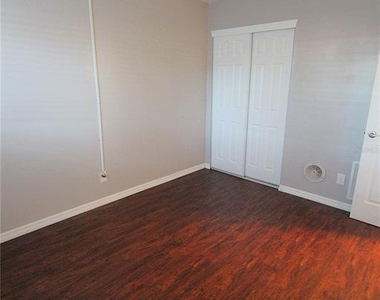 3001 Bee Ridge Road - Photo Thumbnail 18