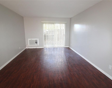 3001 Bee Ridge Road - Photo Thumbnail 13