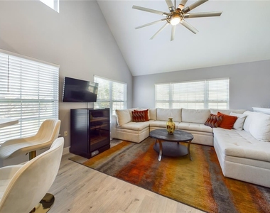 5521 Rosehill Road - Photo Thumbnail 11