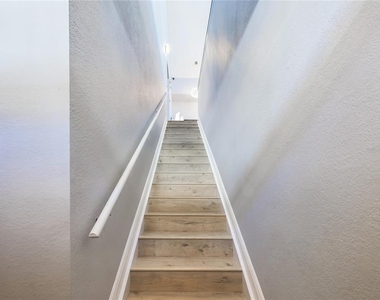 5521 Rosehill Road - Photo Thumbnail 3