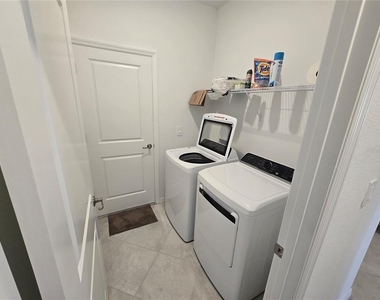 11399 Pinot Drive - Photo Thumbnail 8