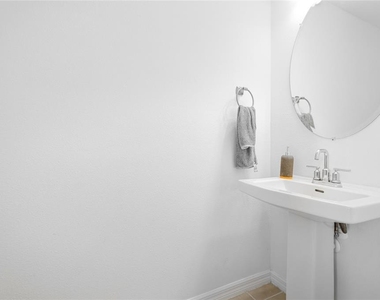 8865 Daybreak Street - Photo Thumbnail 10