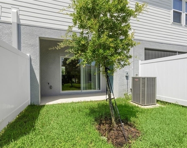 8865 Daybreak Street - Photo Thumbnail 23