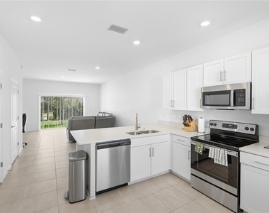 8865 Daybreak Street - Photo Thumbnail 5
