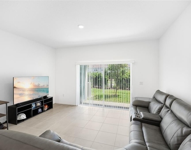 8865 Daybreak Street - Photo Thumbnail 12