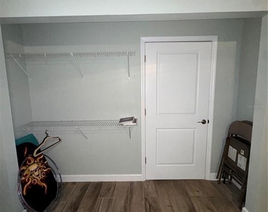 202 46th Terrace W - Photo Thumbnail 8