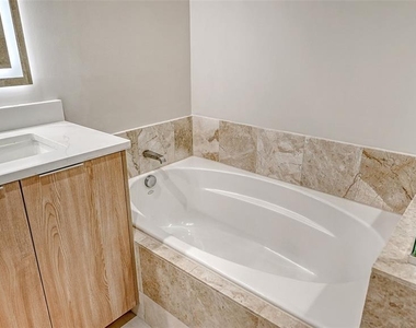 1350 Main Street - Photo Thumbnail 28