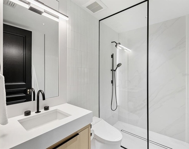 6427 Moorings Point Circle - Photo Thumbnail 40