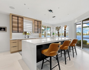 6427 Moorings Point Circle - Photo Thumbnail 18