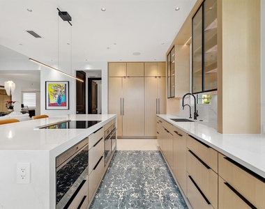 6427 Moorings Point Circle - Photo Thumbnail 20