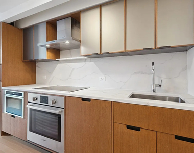 420 East 54th Street - Photo Thumbnail 1