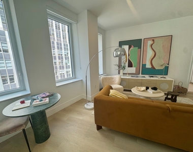55 Broad Street - Photo Thumbnail 1