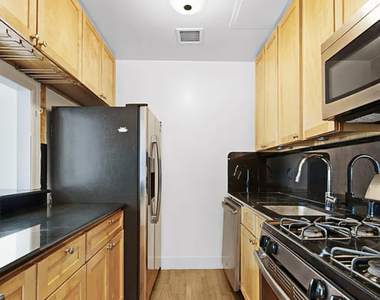 143 East 57th Street - Photo Thumbnail 4