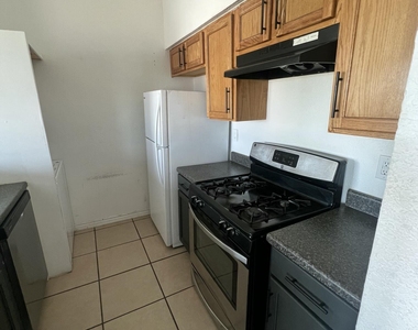 8609 Mercury Street - Photo Thumbnail 10