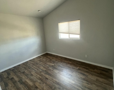 8609 Mercury Street - Photo Thumbnail 15