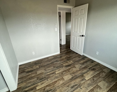 8609 Mercury Street - Photo Thumbnail 23
