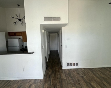 8609 Mercury Street - Photo Thumbnail 3
