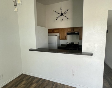 8609 Mercury Street - Photo Thumbnail 2