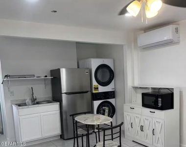 408 San Blas Drive - Photo Thumbnail 3