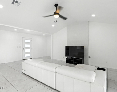 408 San Blas Drive - Photo Thumbnail 3