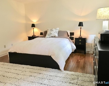 88 Heritage Hill Road - Photo Thumbnail 2