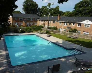 88 Heritage Hill Road - Photo Thumbnail 11