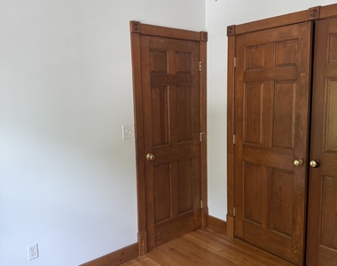 245 Edwards Street - Photo Thumbnail 4