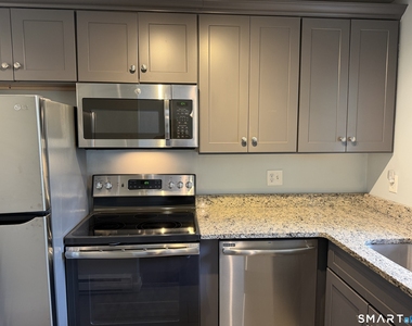 8 Oakwood Avenue - Photo Thumbnail 7