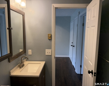 8 Oakwood Avenue - Photo Thumbnail 15