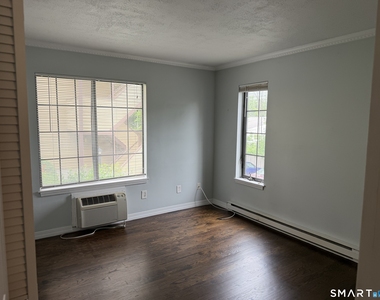 8 Oakwood Avenue - Photo Thumbnail 14