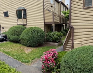8 Oakwood Avenue - Photo Thumbnail 1
