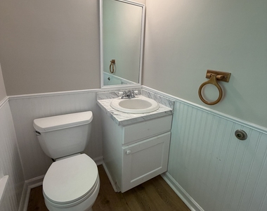 208 Main Street - Photo Thumbnail 3