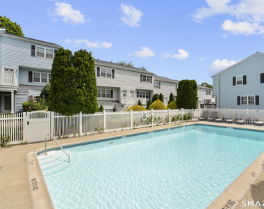14-1/2 Fairview Avenue - Photo Thumbnail 11