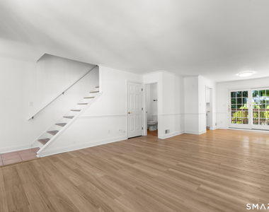 14-1/2 Fairview Avenue - Photo Thumbnail 1