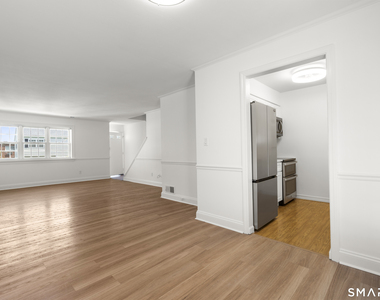14-1/2 Fairview Avenue - Photo Thumbnail 2