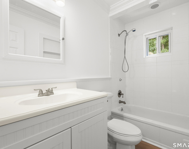 14-1/2 Fairview Avenue - Photo Thumbnail 10